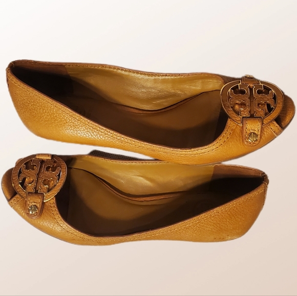 Tory Burch Pebbled Peep-Toe Demi Wedge - Picture 3 of 5
